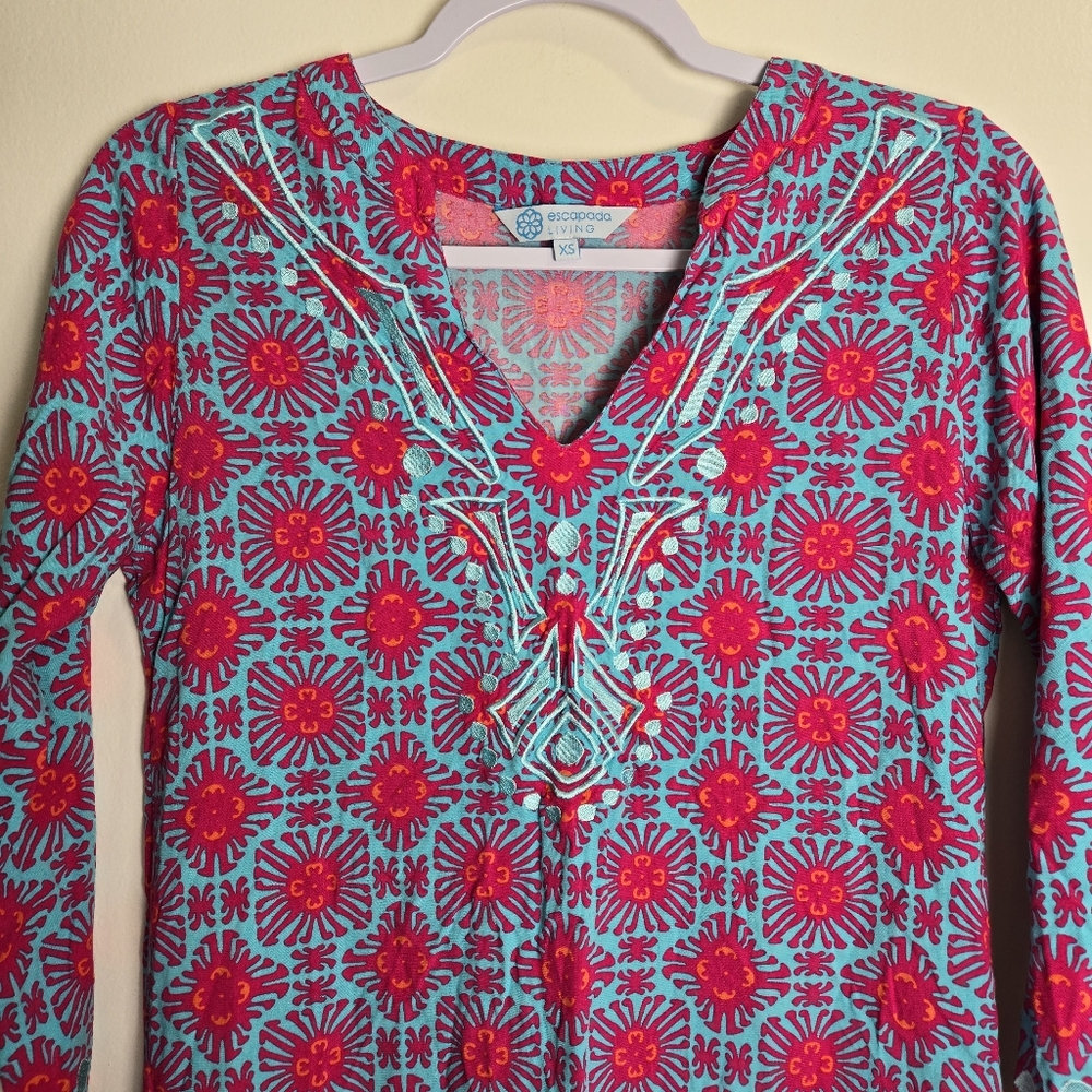 ESCAPADA LIVING Geometric Embroidered Vibrant V neck 3/4 Sleeve Top XS - Picture 5 of 10